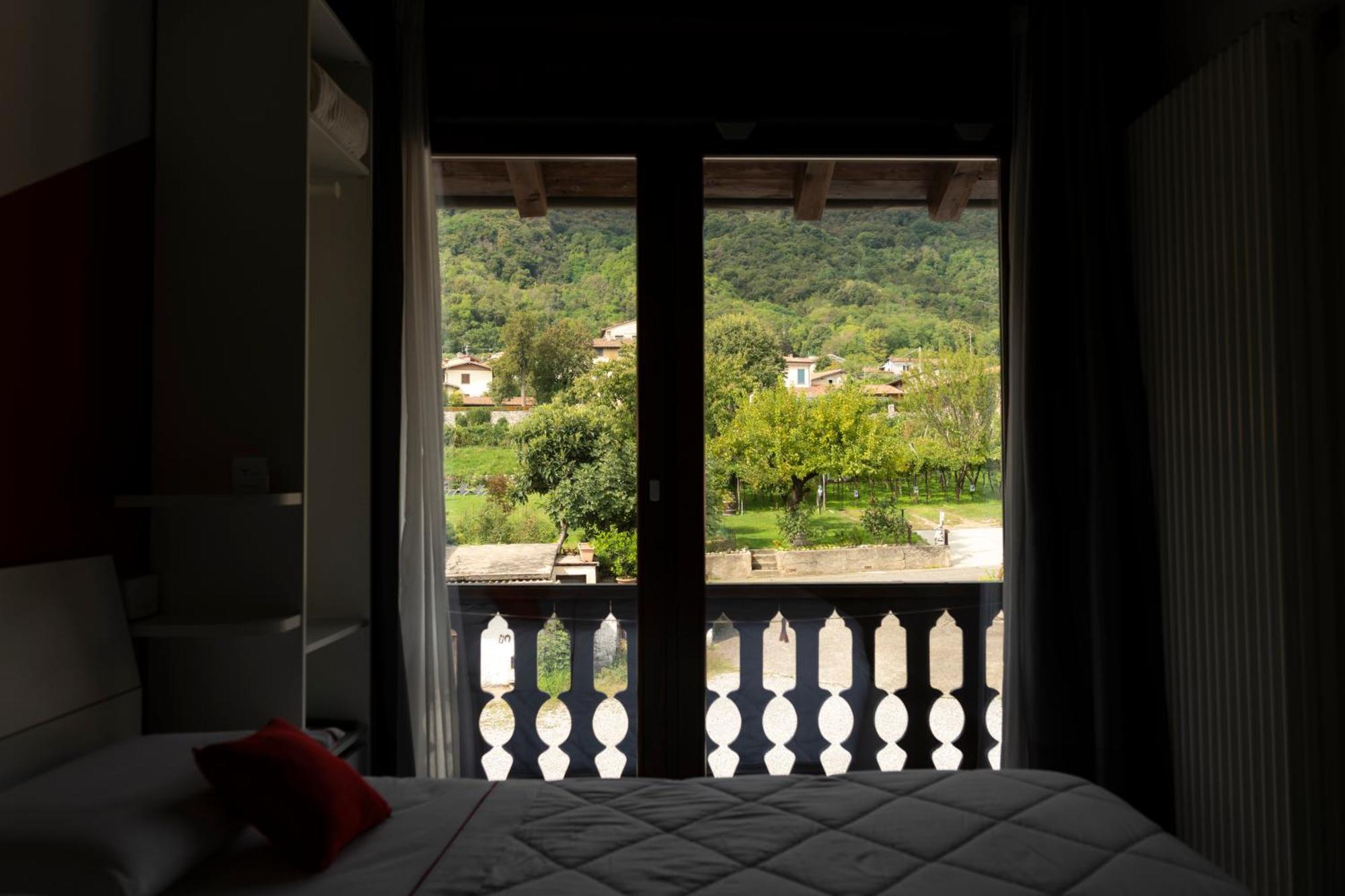 La Terrazza Sulle Vigne B&B Корте Франка Екстериор снимка