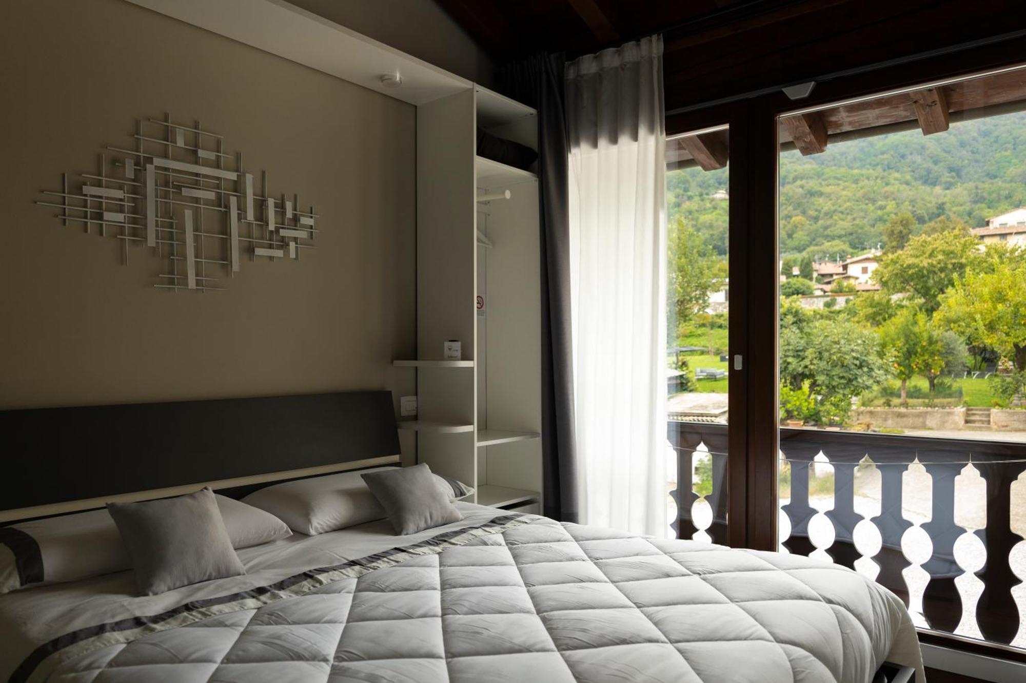 La Terrazza Sulle Vigne B&B Корте Франка Екстериор снимка